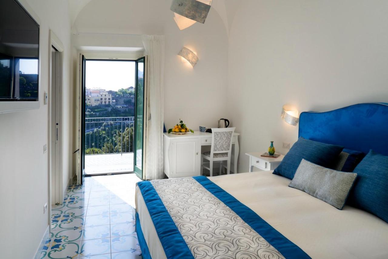 Suites In The Amalfi Coast - Guesthouse With Terrace Near Amalfi - Breathtaking View Of Ravello Scala Exterior photo