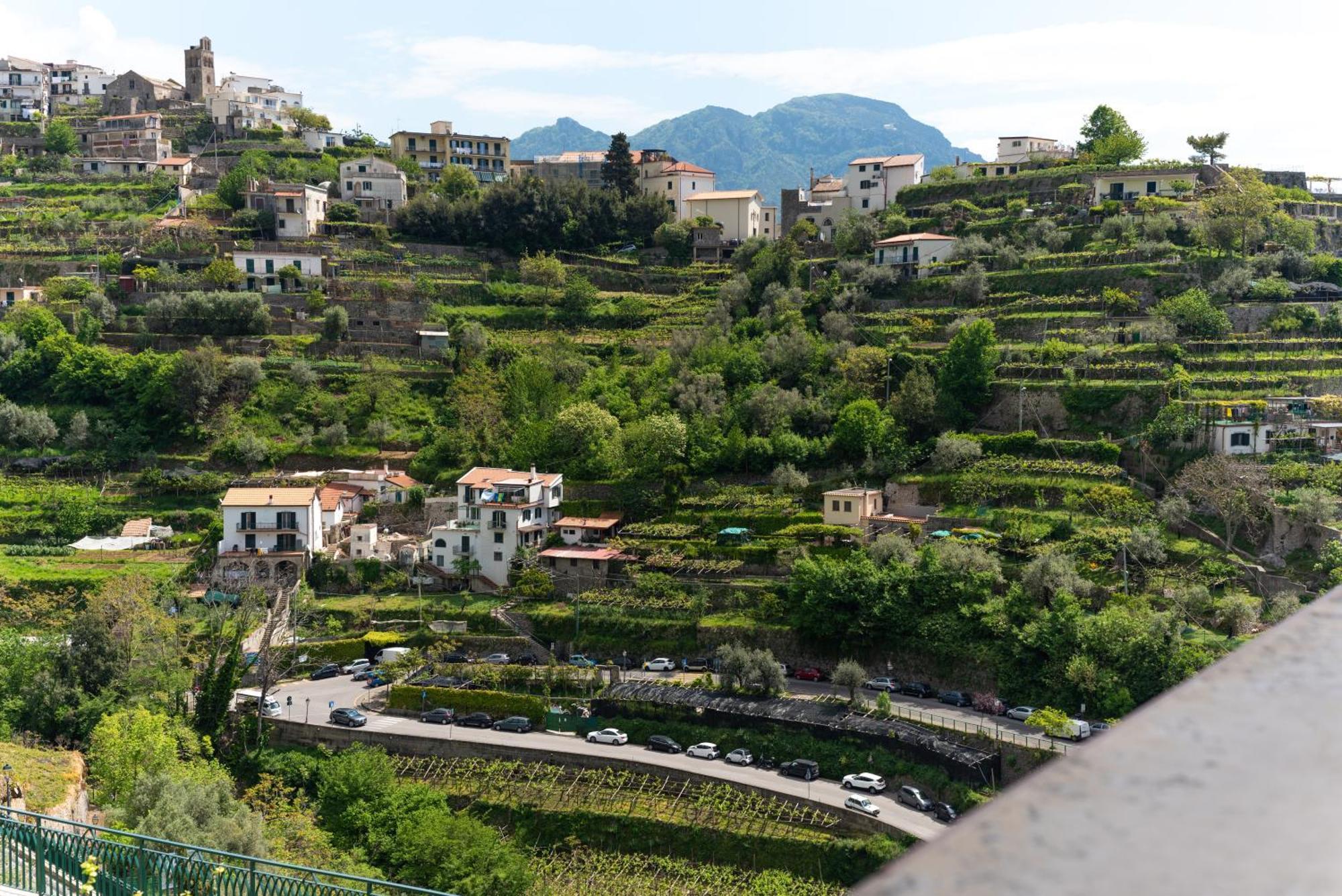 Suites In The Amalfi Coast - Guesthouse With Terrace Near Amalfi - Breathtaking View Of Ravello Scala Exterior photo