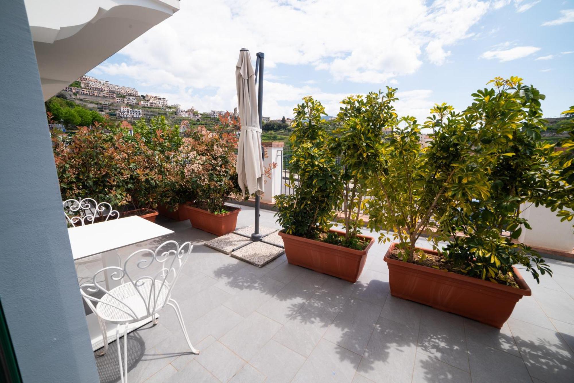 Suites In The Amalfi Coast - Guesthouse With Terrace Near Amalfi - Breathtaking View Of Ravello Scala Exterior photo