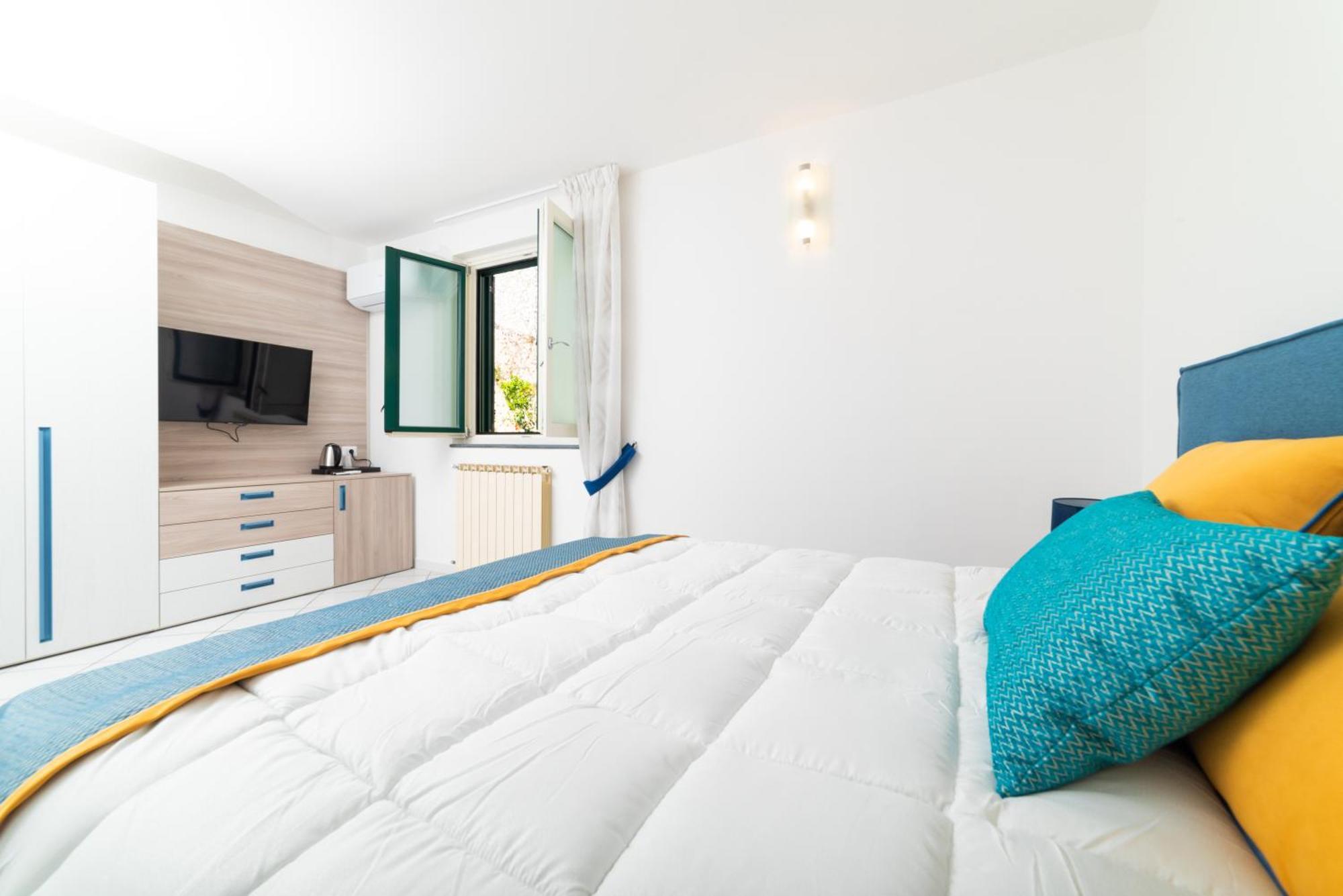 Suites In The Amalfi Coast - Guesthouse With Terrace Near Amalfi - Breathtaking View Of Ravello Scala Exterior photo